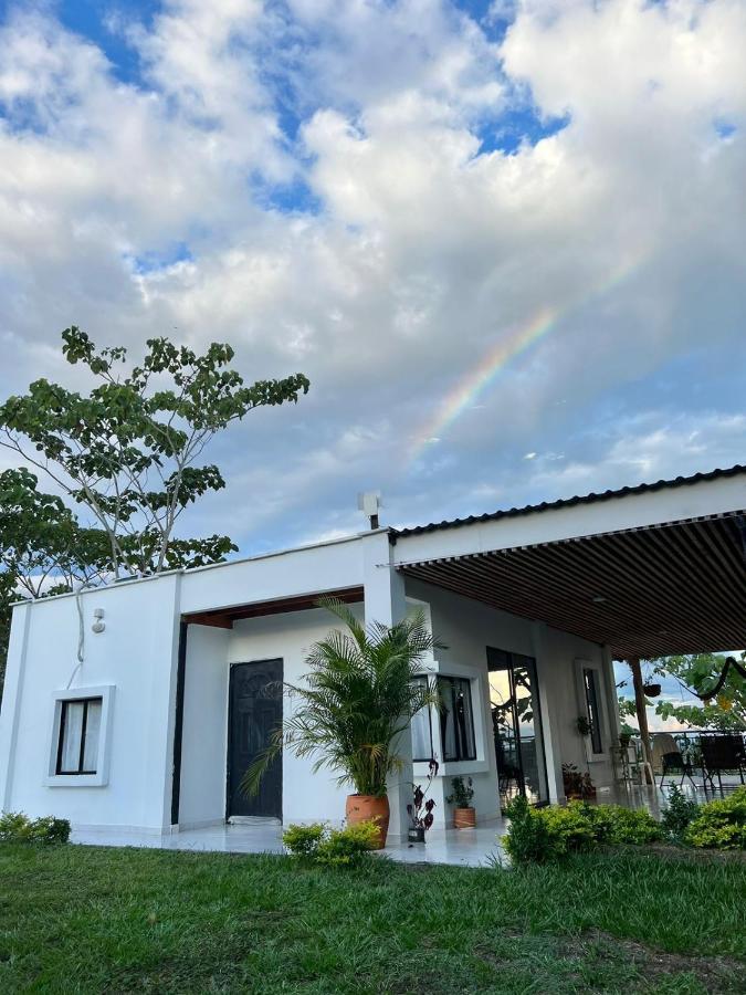 Cabana Campestre Con Piscina En La Hacienda Napoles Doradal Exterior foto
